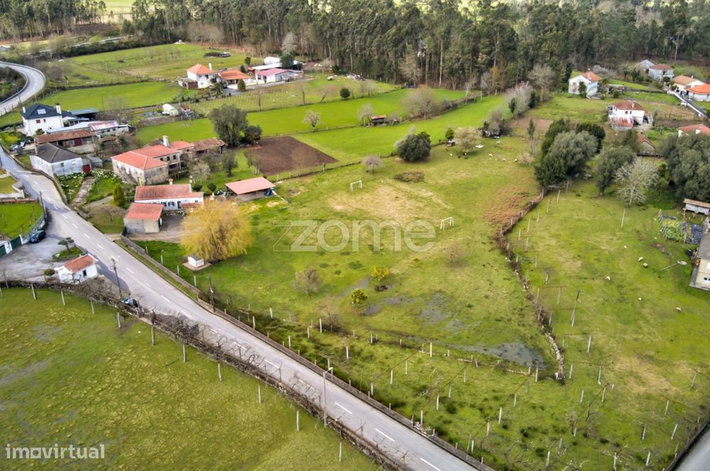 Moradia T3 com terreno de 7048 M2 em Vilar das Almas, Ponte de Lima
