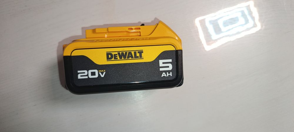 DeWalt акб на 5 ам