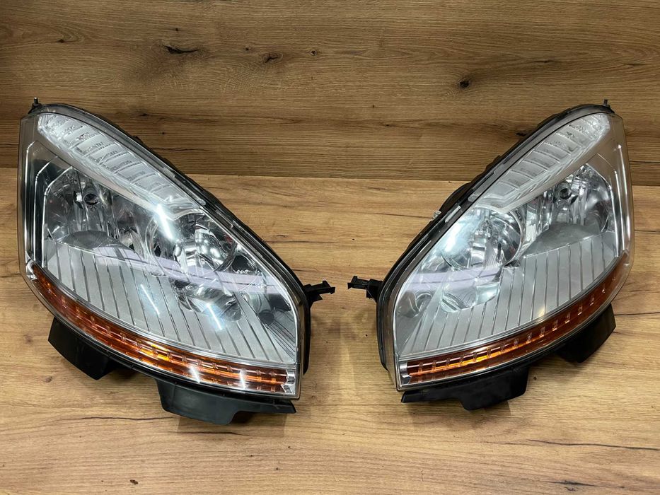 Lampa/reflektor przedni lewy prawy Citroen C4 Picasso