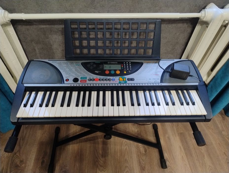 Синтезатор YAMAHA PRS 240