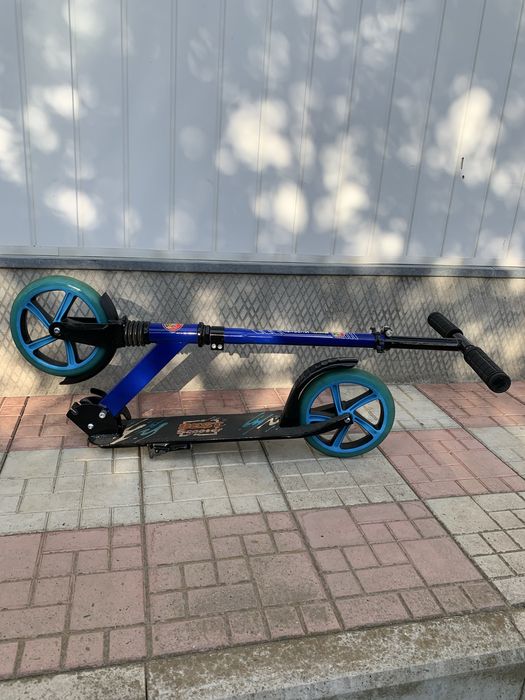 Продаю дитячий самокат