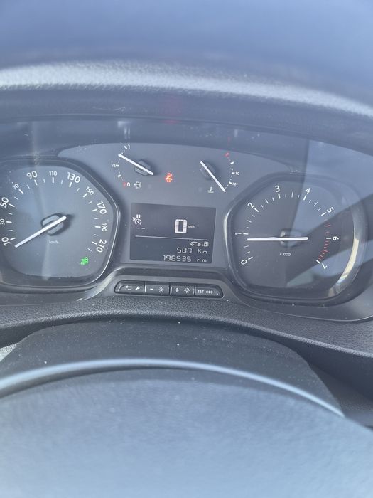 Vendo Peugeot Expert de 6 lugares