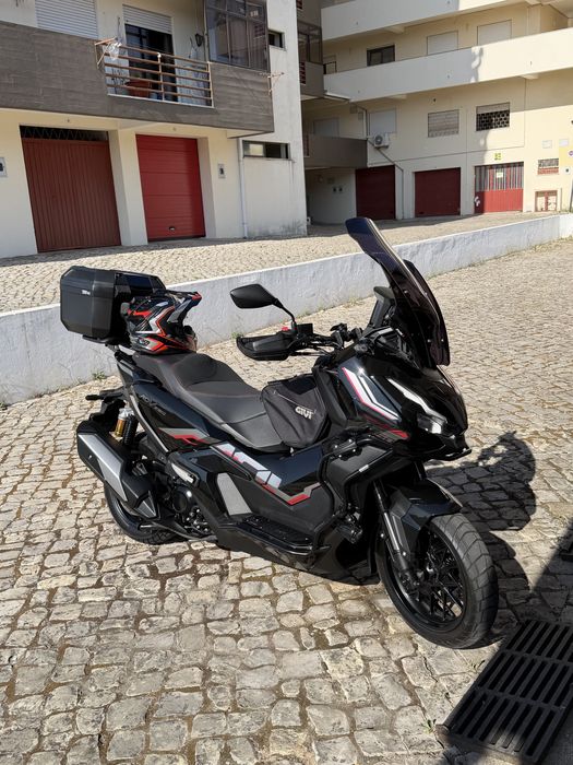 Honda adv 350 Black night F/extras