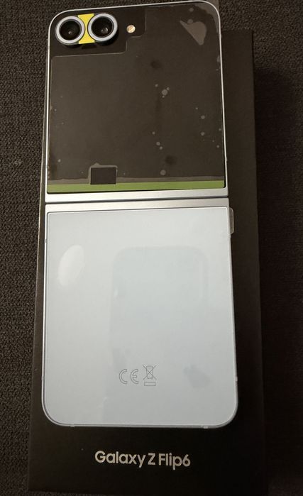 Samsung Galaxy Z Flip 6         12GB 256GB