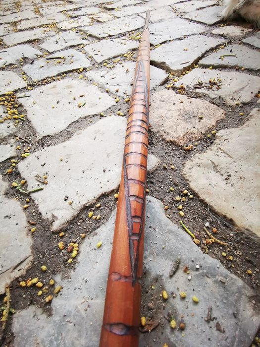 Lança decorativa totalmente feita à mão