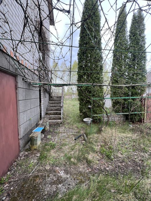 Продаж будинку  з цегли на приватній землі біля ставка