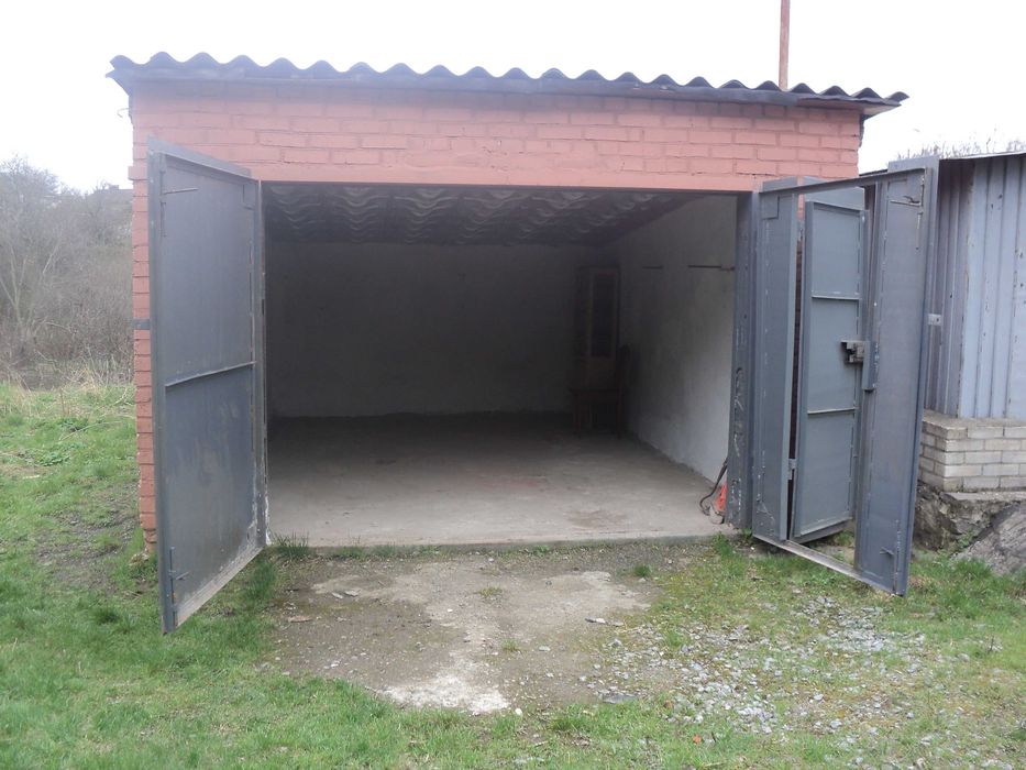 продам цегляний гараж