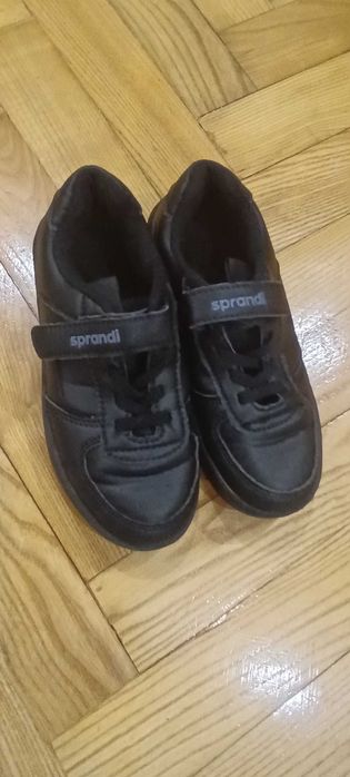 Buty chłopięce Sprandi r. 33 czarne na rzepy