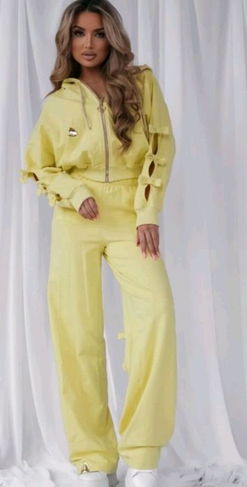 La Monne Nowość ! Nowy bananowy dres damski L