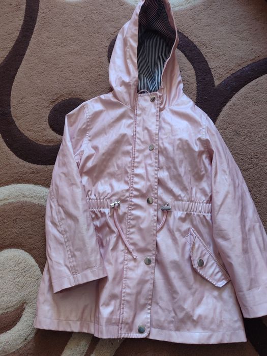 Вітровка для дівчинки