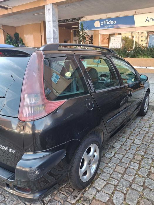 Peugeot 206- 2005 - SW Diesel – 209.000 km – 1.500 €