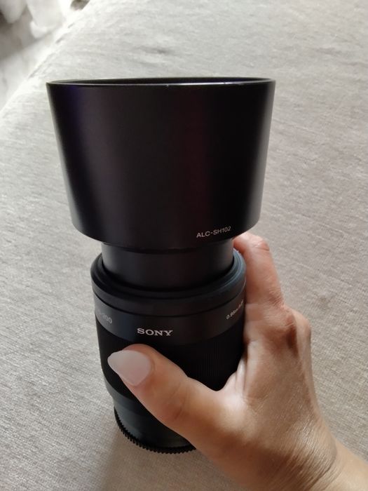 Objectiva SONY DT 55-200mm f/4-5.6 (Encaixe A) - com BOLSA LOWEPRO + Tampa