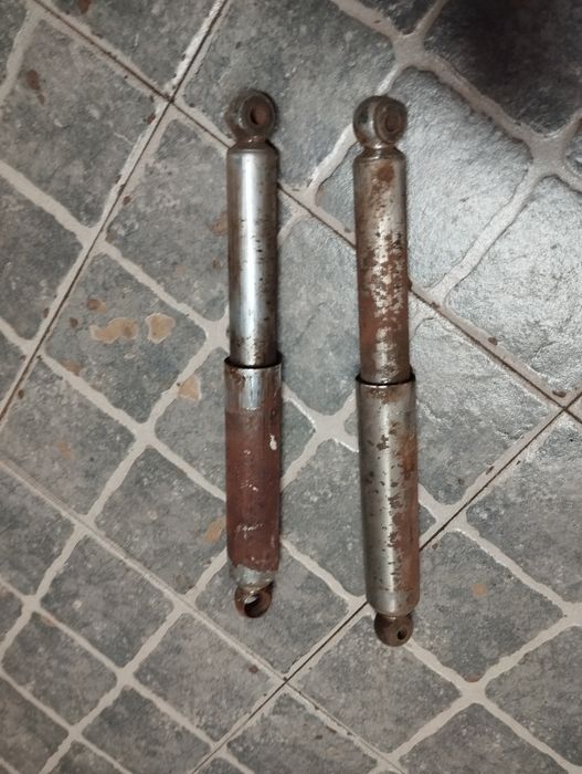 Par amortecedores antigos motorizadas