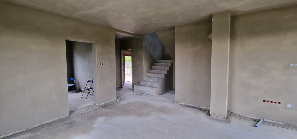 Tynki maszynowe POD MALOWANIE cement-wapno z włóknem szklanym i gipsow