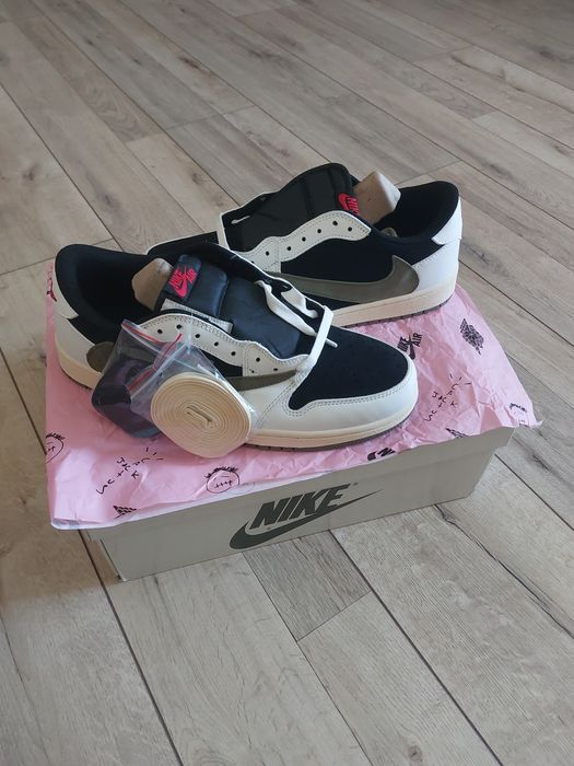 Jordan 1 Retro Low OG Travis Scott Olive