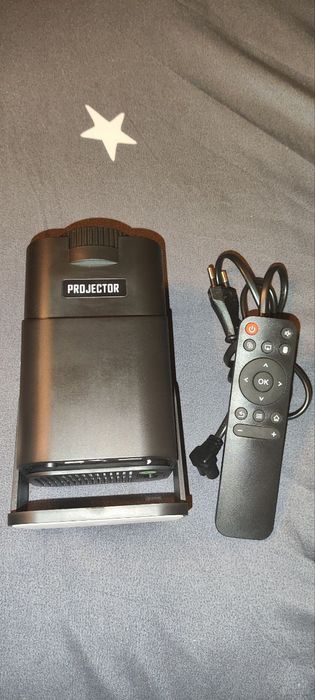 Смарт-проектор Full HD для дому з Wi-Fi 6, Bluetooth і Android 11, для