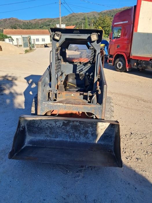 Vendo bobekat THOMAS com motor kobota com matricula