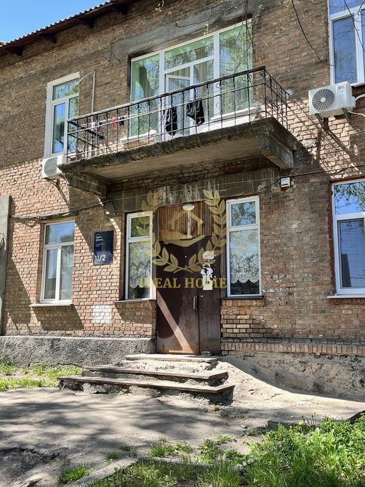 Продам велику кімнату у гуртожитку, Київ, метро Дорогожичи