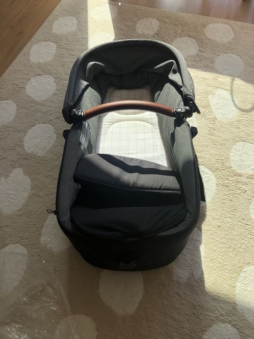 Carrinho Jane trio Kawai.Carrinho passeio; alcofa; base isofix; ovinho