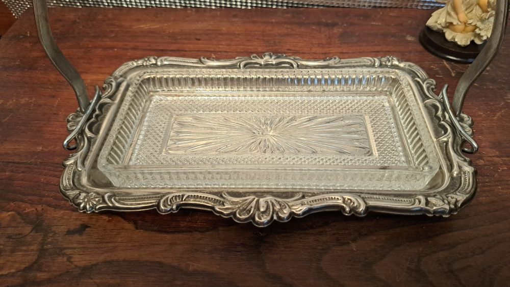 Bule, porta guardanapos e travessa