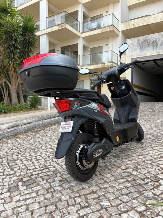 Mota elétrica Goose Vortex TWOL II — 1002 km + 2 capacetes