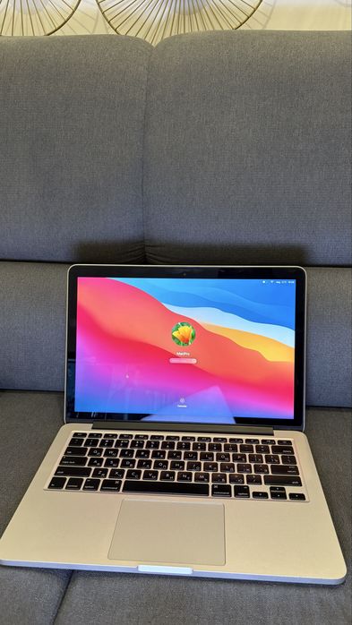 Vendo Macbook pro retina 2013 i5 256 GB e 8 de  Ram