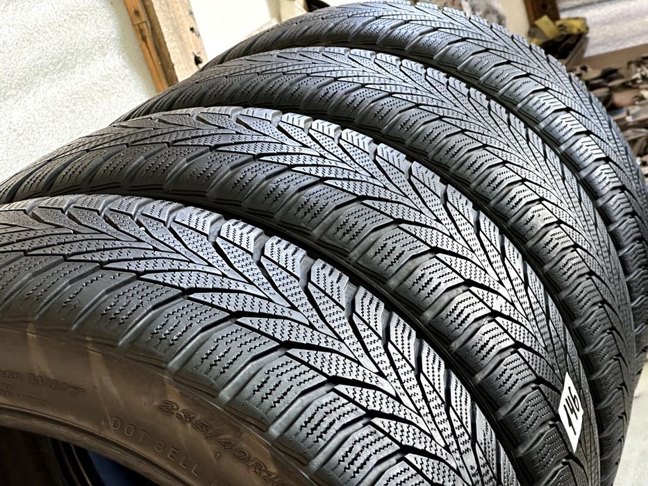 235/40 R18 Nexen