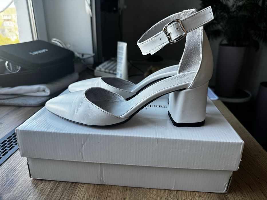 Весільні шкіряні туфлі (білі)