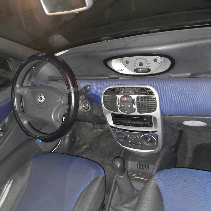 Vende para peças ou inteiro
