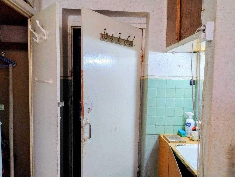 Без комісії ! Продам окрему кімнату в комунальній квартирі  Центр Києва, Поділ