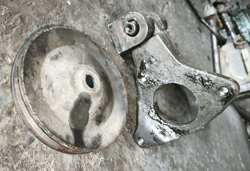 Насос кронштейн шків гідропідсилювача руля ГУР Еталон TATA ZF India