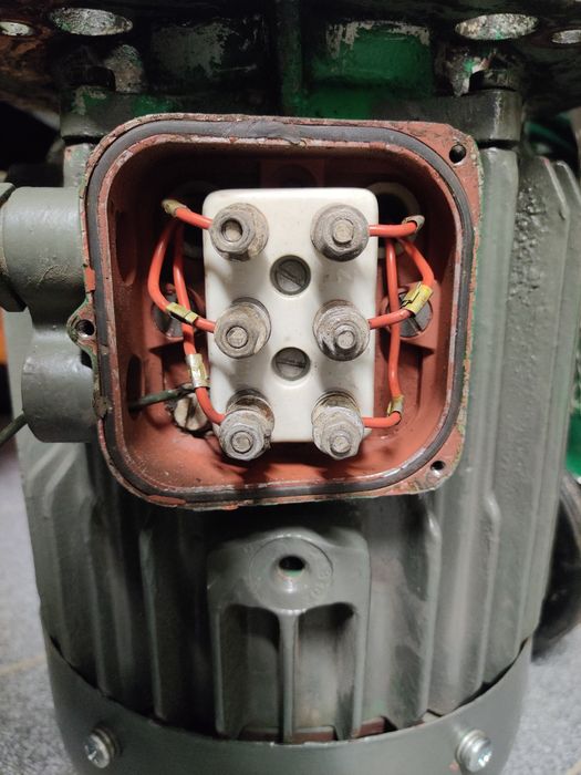 Silnik elektryczny-kolnierzowy