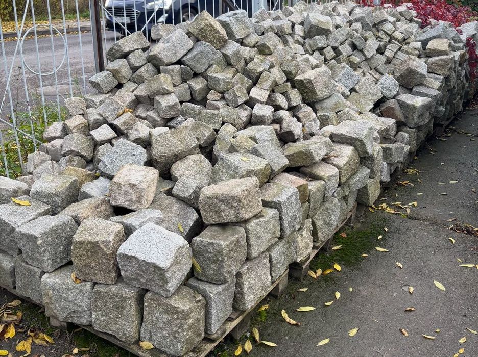 Kostka granitowa duża i mała
