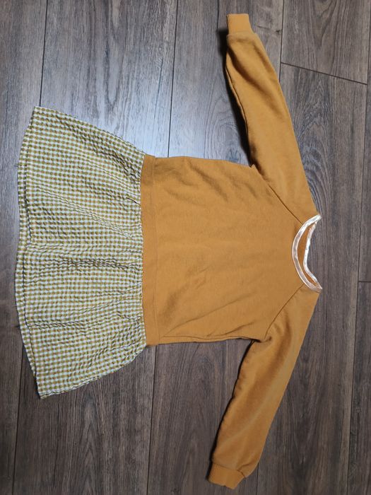 Sukienka dzianinowe z wstawką koszulową