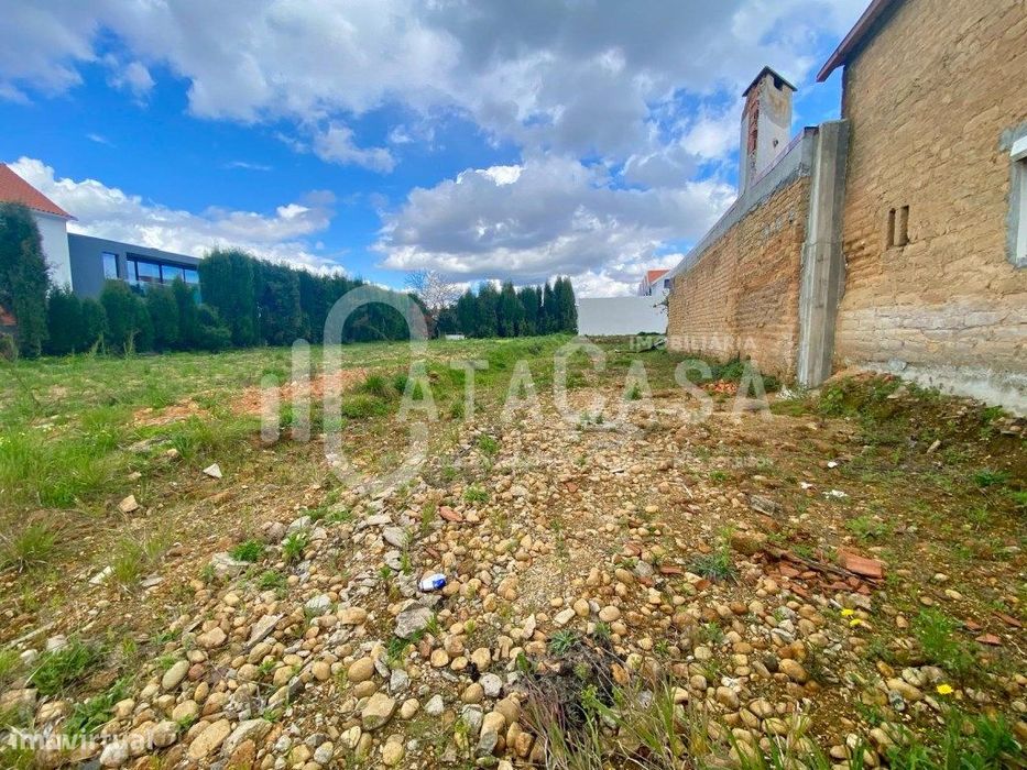 Terreno com Projeto aprovado para venda no centro de Sangalhos