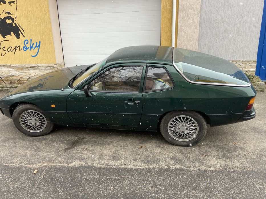 Продаж автомобіля  Порше 924