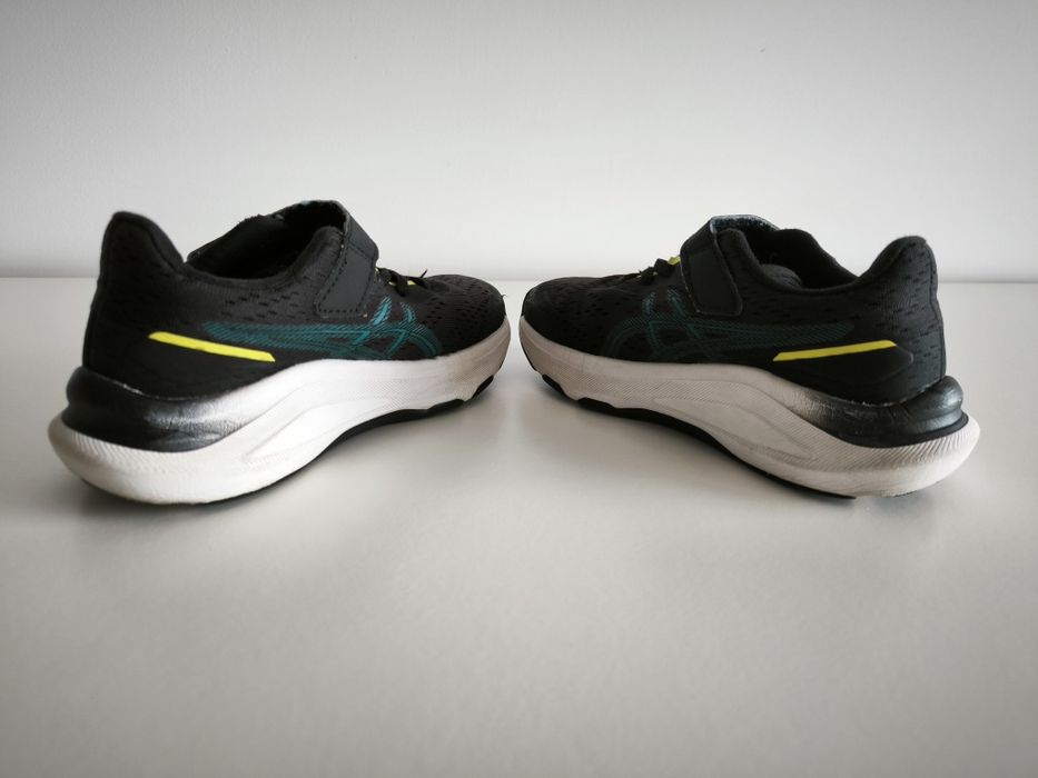 Asics de menino tamanho:28,5