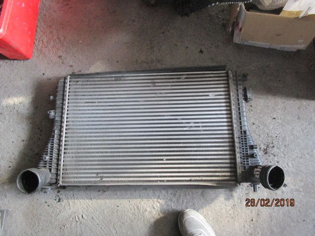 Radiador do intercooler VOLKSWAGEN Golf V (1K1)