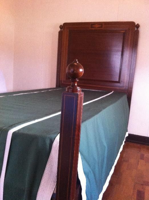 Cama 1,90x0,90 Solteiro em Mogno