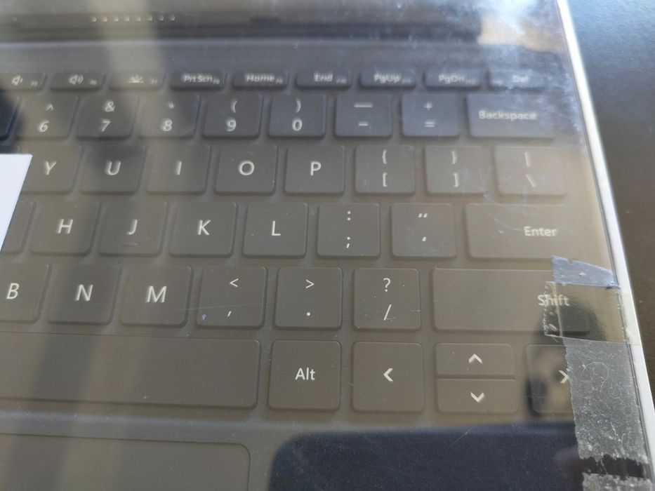 Teclado Type Cover Surface Go, layout US - Pra desocupar.
