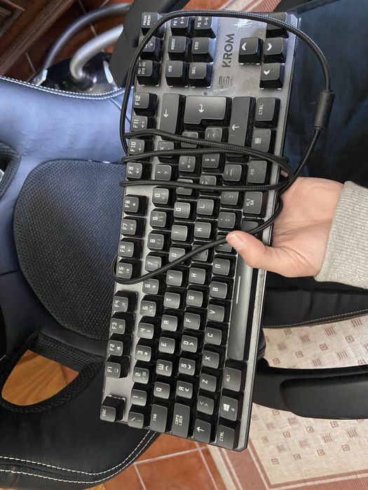 Teclado Mecânico Krom Kernel 75%