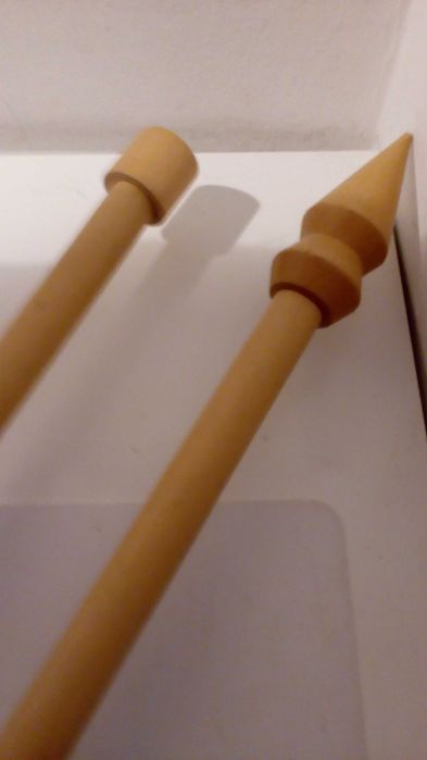 Drewniany karnisz 2 m długości wraz z żabkami