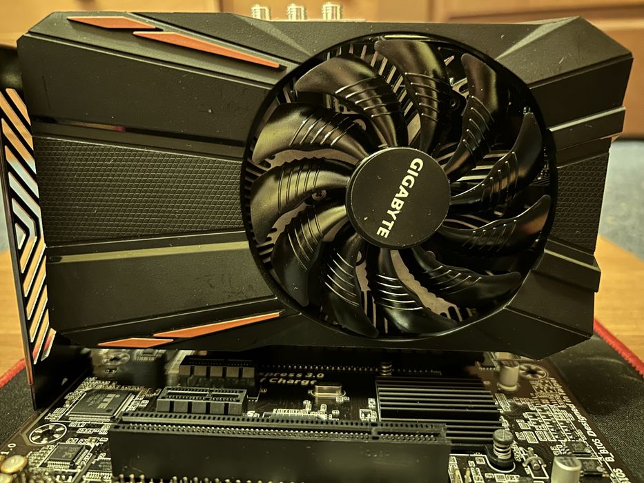 Систменый блок 6 ядер, 16 GB, 1050 ti