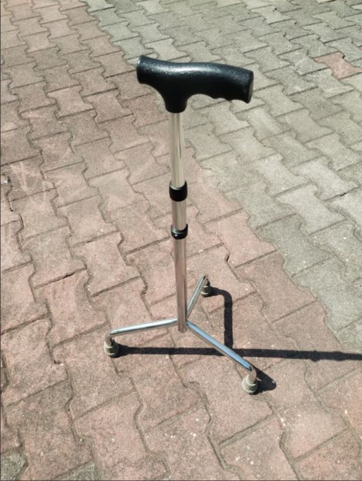 Laska inwalidzka trójnóg Herdegen chromowana – regulowana, do 110 kg