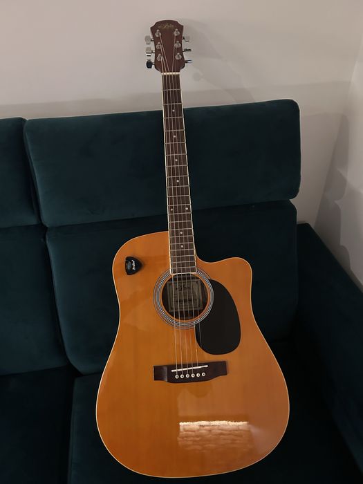 Gitata akustyczno-elektryczna