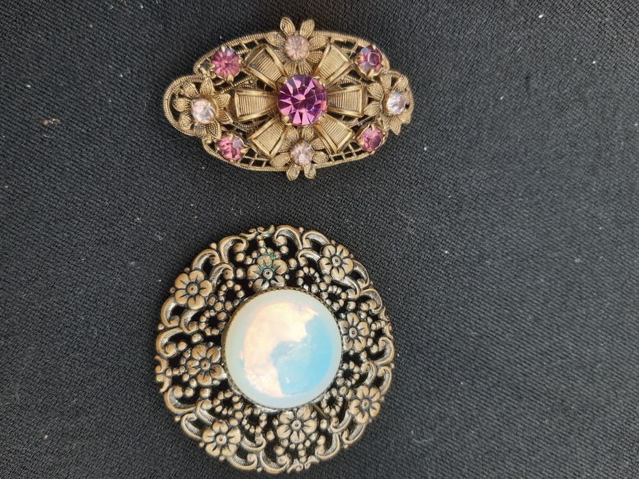 Старинные брошки Чехословакия.