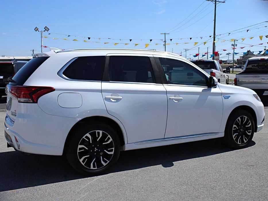 Mitsubishi Outlander PHEV GT      2018
