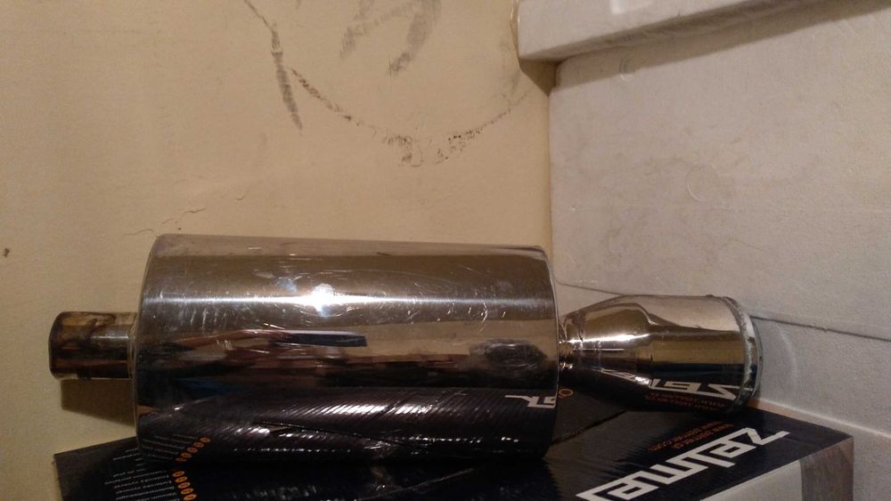 Tłumik końcowy chromowany  pasuje  także do Opel Corsa C  od 2004 r .