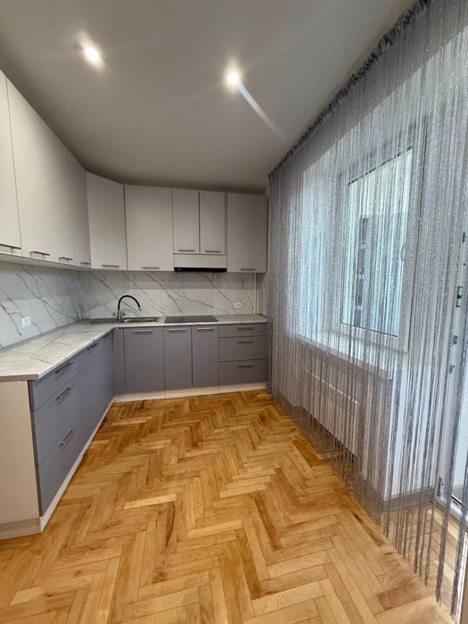 Здам в оренду 2 кімнатну великої площі