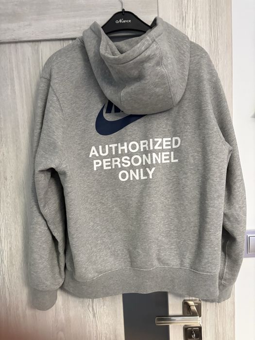 Szara bluza nike